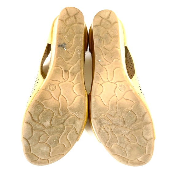 Pierre Dumas tan wedge sandal size 6 1/2M GUC - Picture 7 of 8